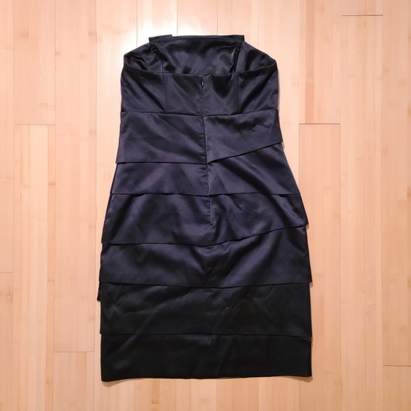 White House Black Market Ruffled Dress - Picture 2 of 4